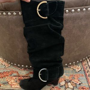 Black wedged boots